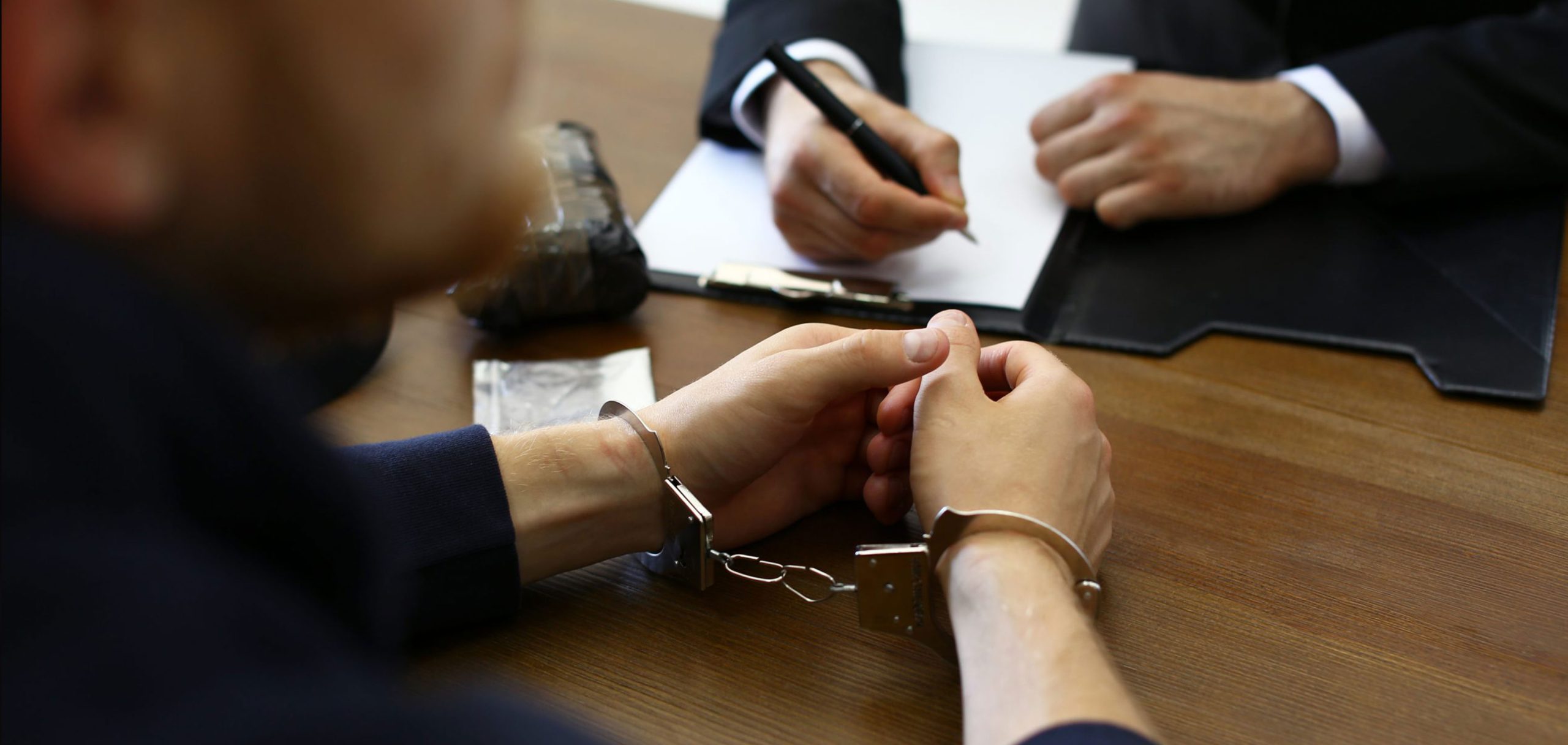 Vallomás felvétel a rendőrségen.