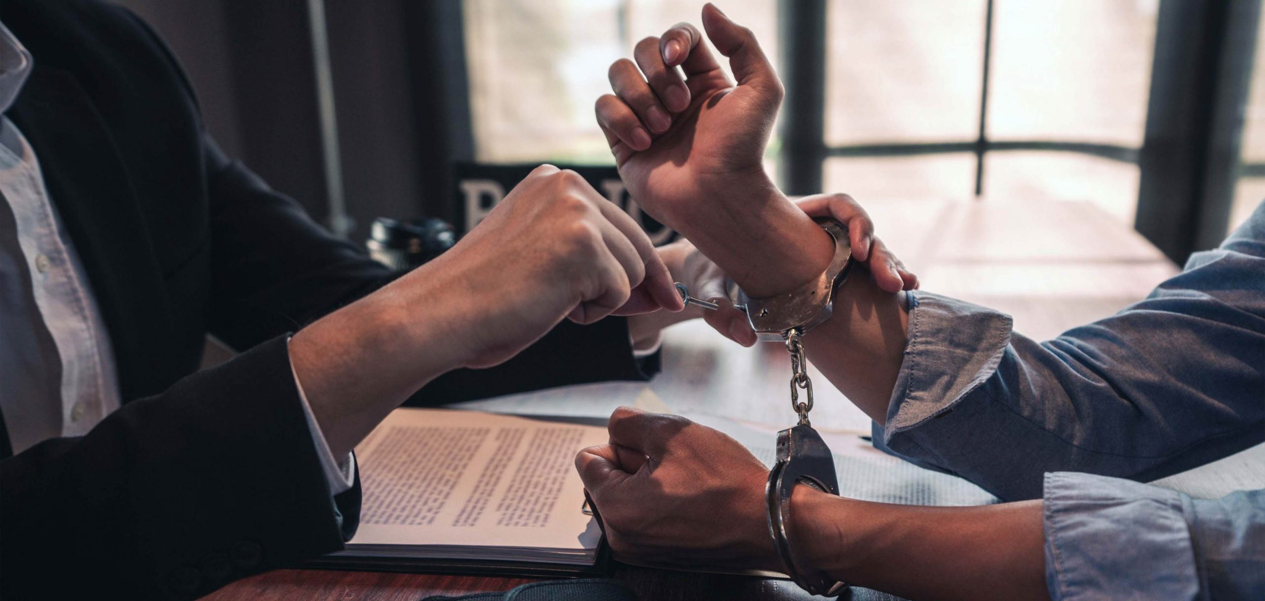 Kulccsal nyitnak egy bilincset